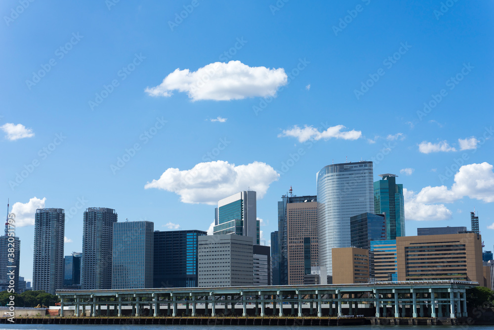 東京　汐留の高層ビル群の風景