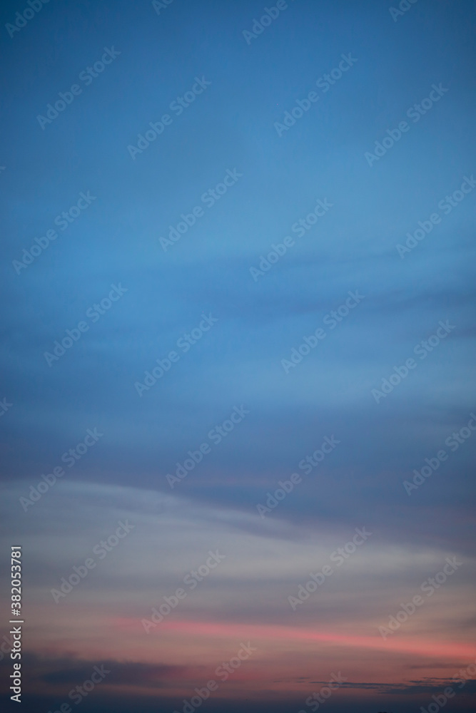 Naklejka premium The sky with clouds in the morning, evening.