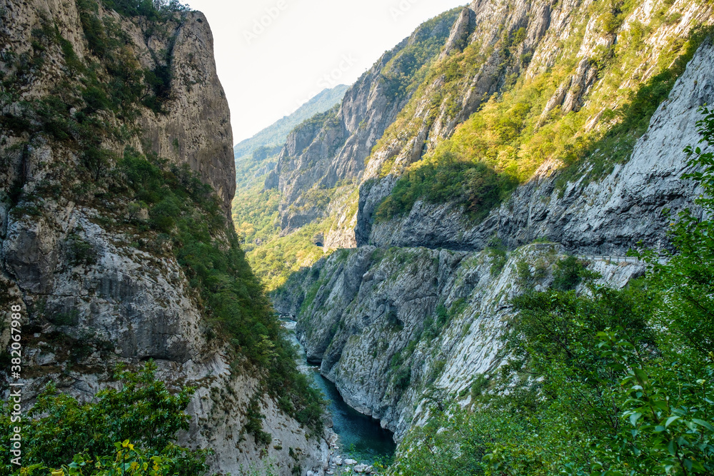 Moraca River Canyon Platije, Motnenegro.