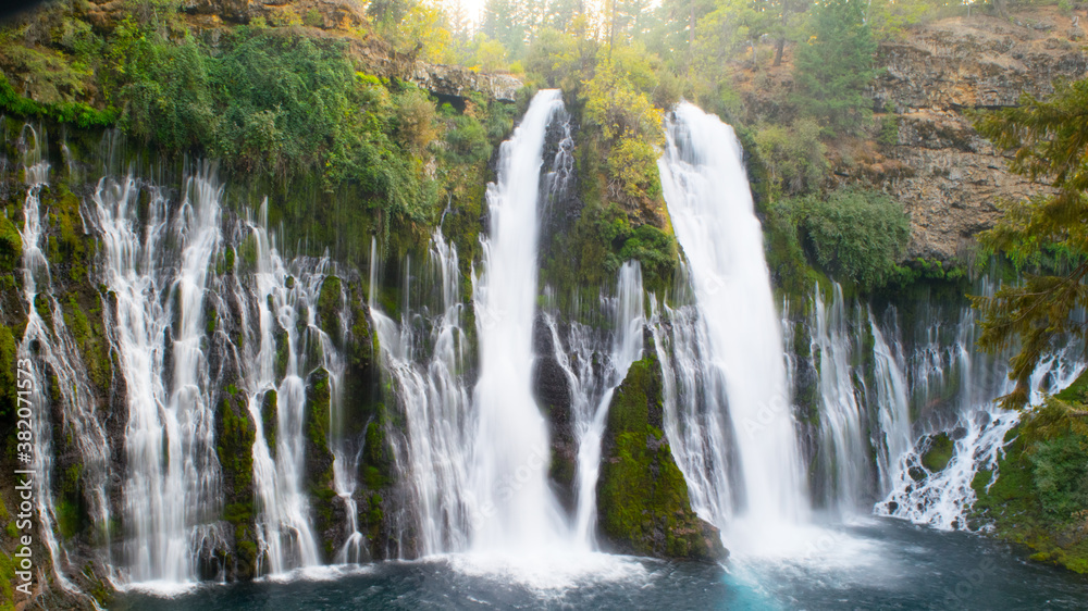 Obraz premium Burney Falls