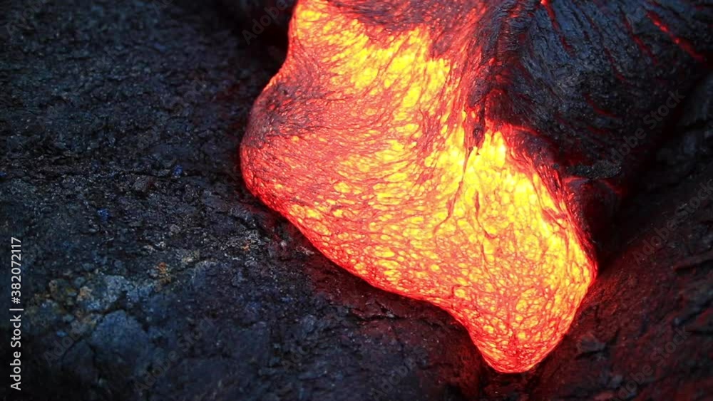  Kīlauea volcano's Pāhoehoe lava flow, Big island Hawaii. Lava is molten or partially molten rock (magma) . 2018 February. Hawaiʻi Volcanoes National Park