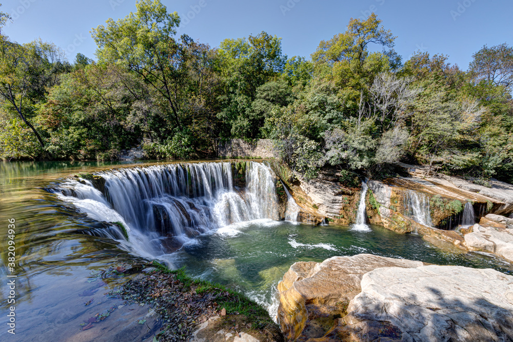 Fototapeta premium Cascade de la Vis à Saint-Laurent-le-Minier dans le département du Gard en région Occitanie - France