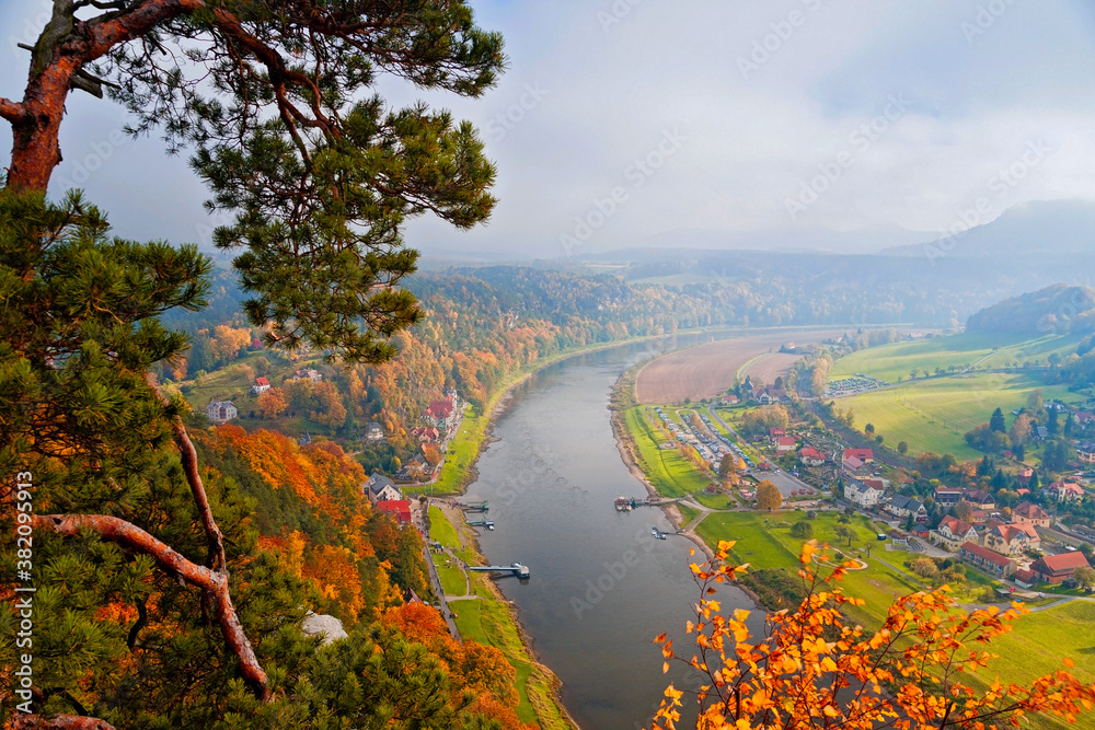 Herbst in der Sächsischen Schweiz, Deutschland Herbst in der Sächsischen Schweiz, Deutschland