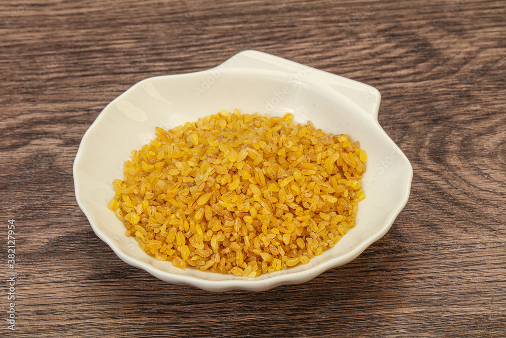 Vegetarian cuisine - dry bulgur for cooking Vegetarian cuisine - dry bulgur for cooking