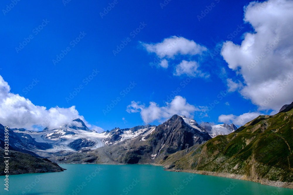 Lago di Morasco, Val Formazza, Italia Lago di Morasco, Val Formazza, Italia