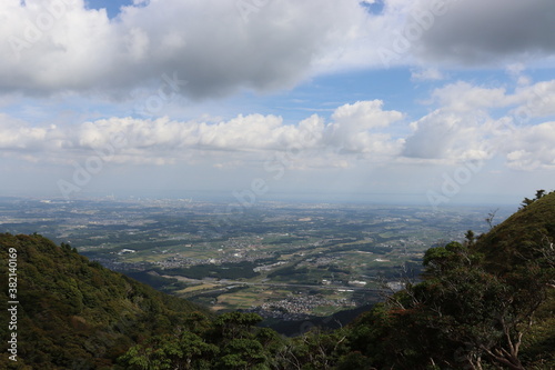 日本の入道ヶ岳と呼ばれる山の山頂の絶景。みんなに伝えたい。