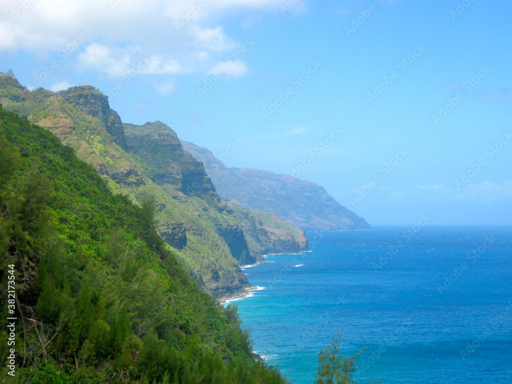 View of the Na'pali Coast in Kauai