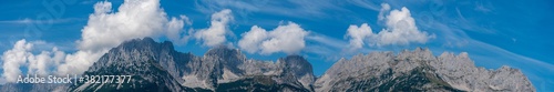Wilder Kaiser Panorama mit Wolken im September