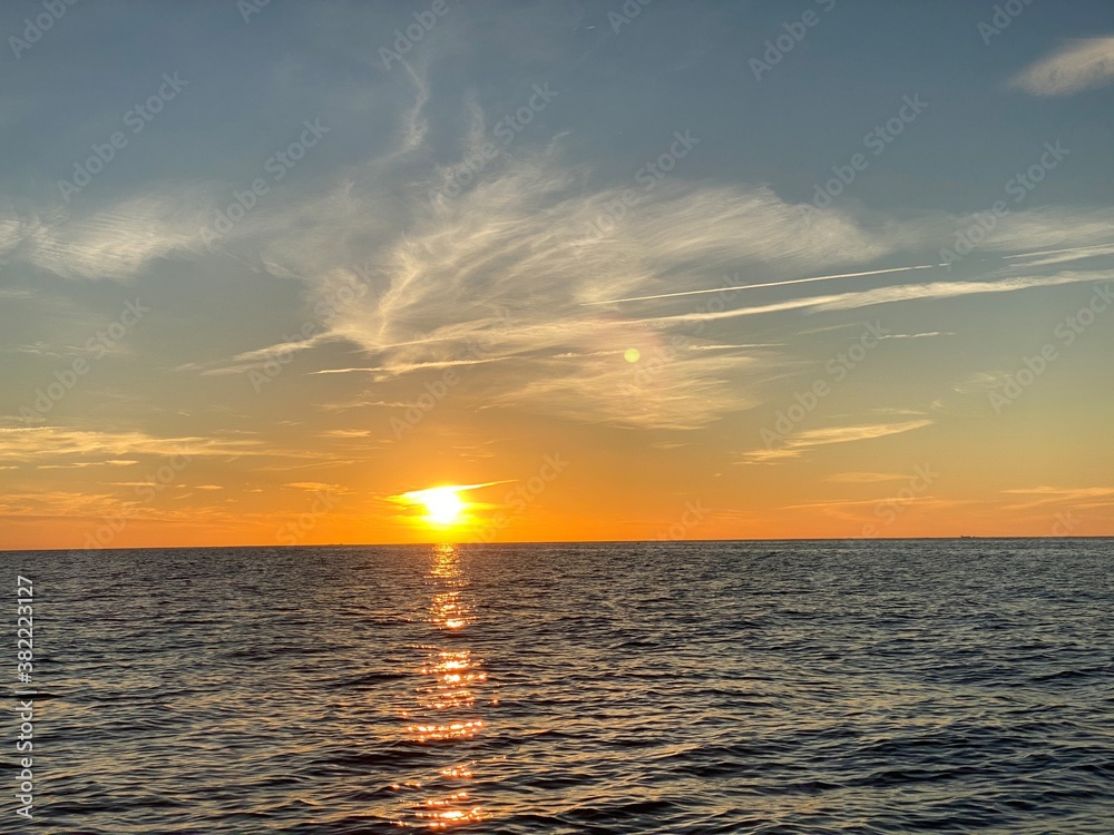 Sonnenuntergang am Meer - auf dem Wasser - auf der Ostsee - Enspannung pur
