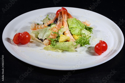 salad with shrimps