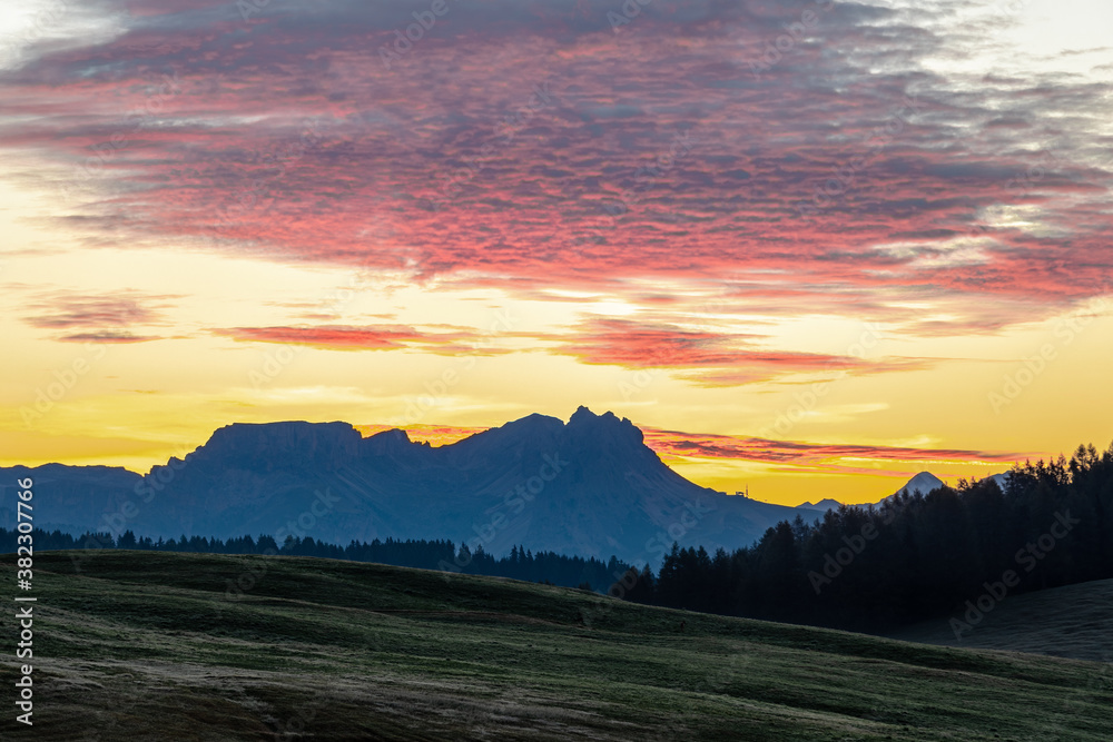 Tagesanbruch auf der Seiser Alm, Alpe di Siusi, Südtirol