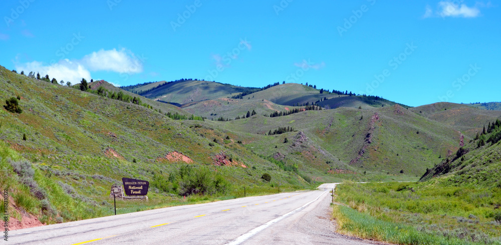 Fototapeta premium Wyoming - Entering Grand Teton Park from the South