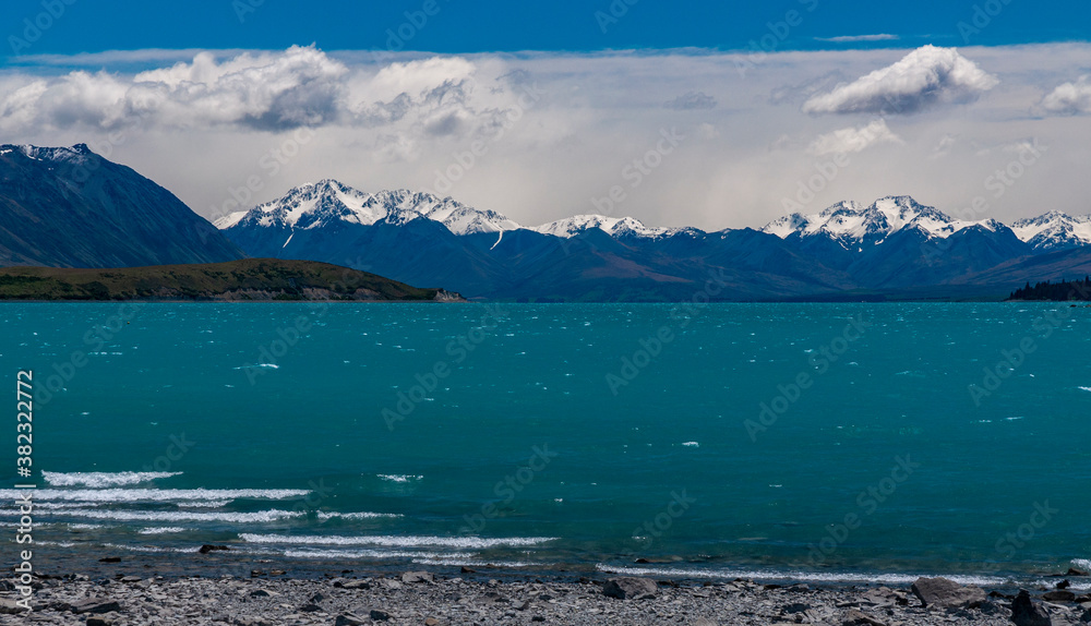 pukaki lake in the mountains