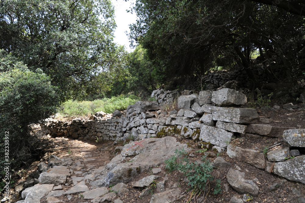 Rue des ruines de Dréros près d'Agios Nikolaos en Crète