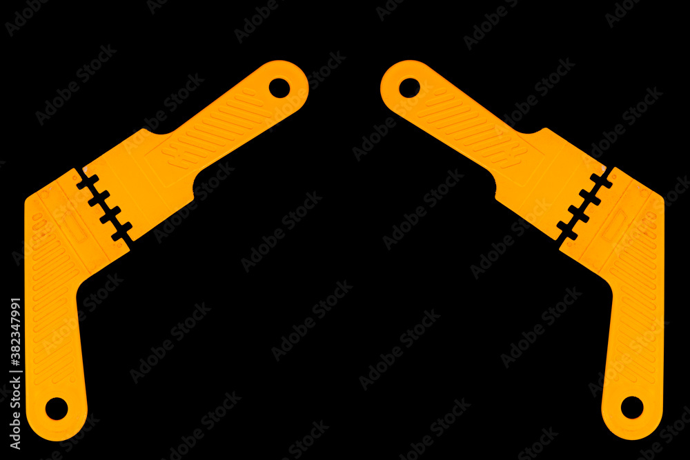 Tools for spreading brick glue