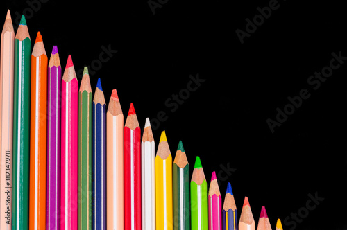 Obraz na płótnie Set of geometrically arranged coloring pencils w salonie