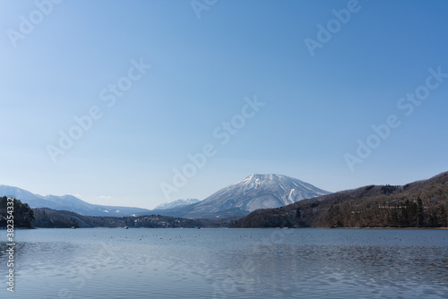 晴れた日の冬の野尻湖