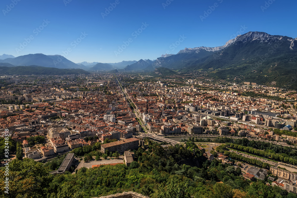 Obraz premium Grenoble City and French Alps Panoramic View