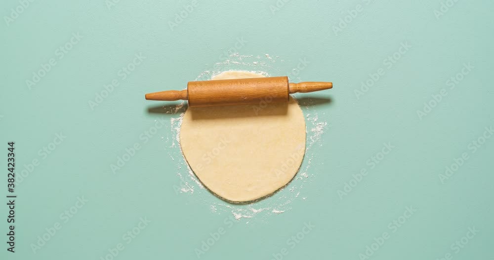 Apple pie baking process, stop motion. Apple pie video recipe

