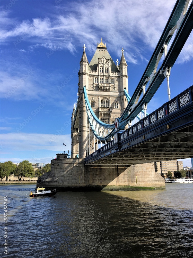 Obraz premium Tower Bridge across the river Thames