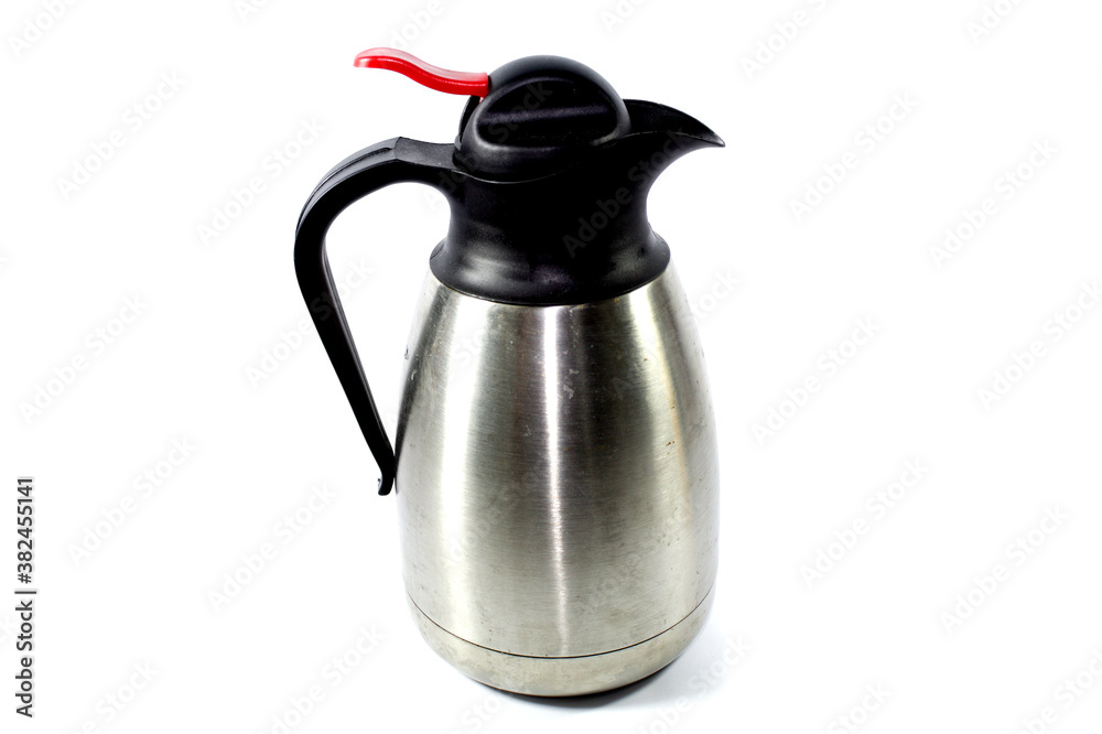 Garrafa térmica para manter água quente com fundo branco Garrafa térmica para manter água quente com fundo branco