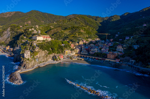 Monterosso in Italien aus der Luft