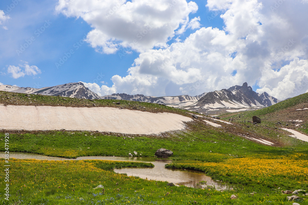 Fototapeta premium landscape with mountains and blue sky