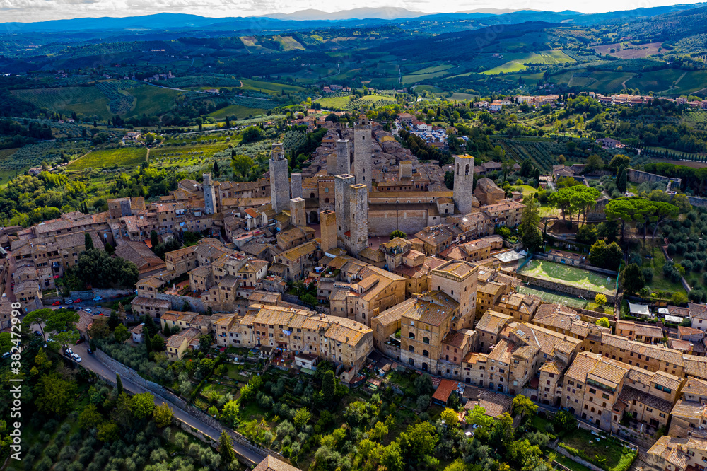 San Gimignano in Italien aus der Luft | Luftbilder vom Dorf San Gimignano in der Toskana