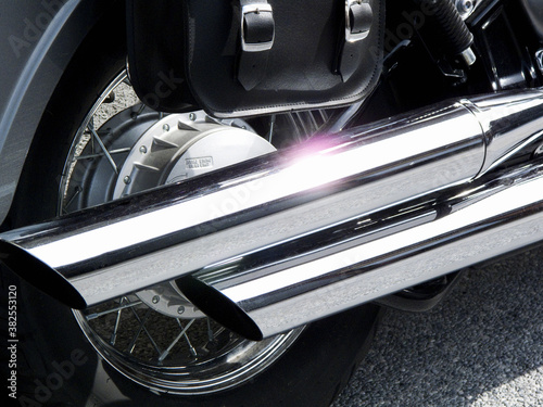 Plakat メタリックなバイクのマフラー