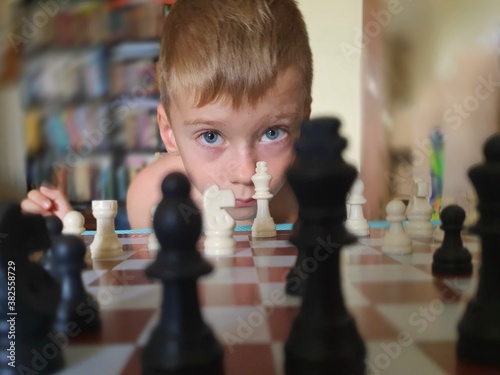 child and chess