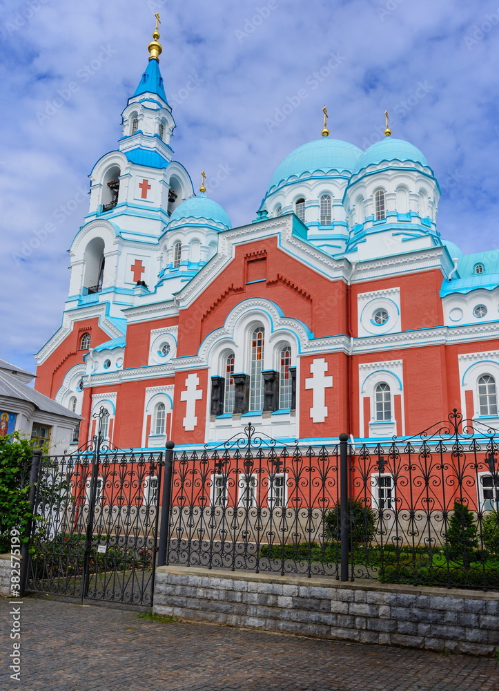 Obraz premium View of the Cathedral of the Transfiguration of the Lord in the Valaam Monastery.