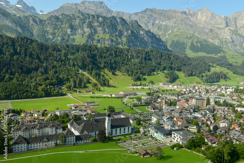 Tableau sur toile The village of Engelberg on the Swiss alps.