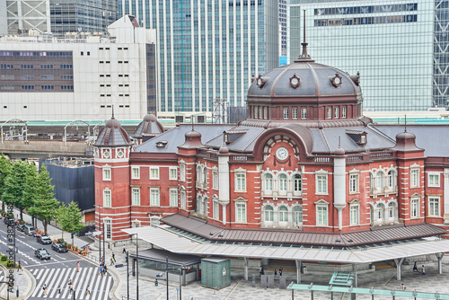 ハイアングルビューの曇りの日の東京駅