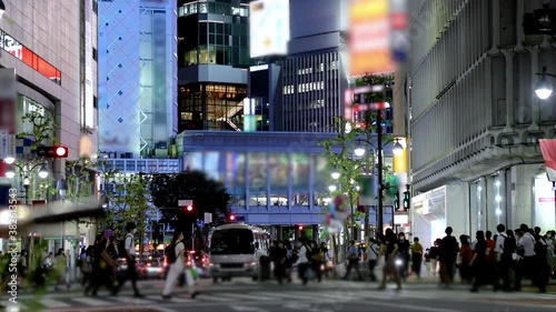 渋谷-交差点-井の頭通り入り口a-1