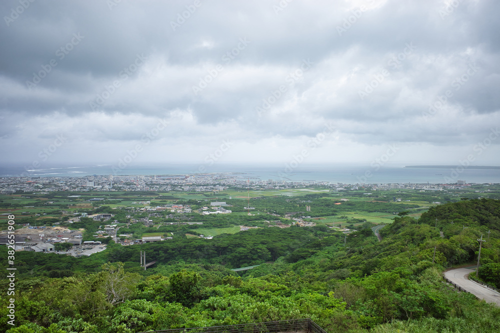 沖縄県八重山諸島 石垣島 バンナ公園 エメラルドの海を見る展望台