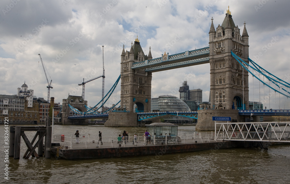 Obraz premium Tower Bridge in London, the UK. Tower Bridge in London has stood over the River Thames since 1894 and is one of the most recognizable landmarks in the world