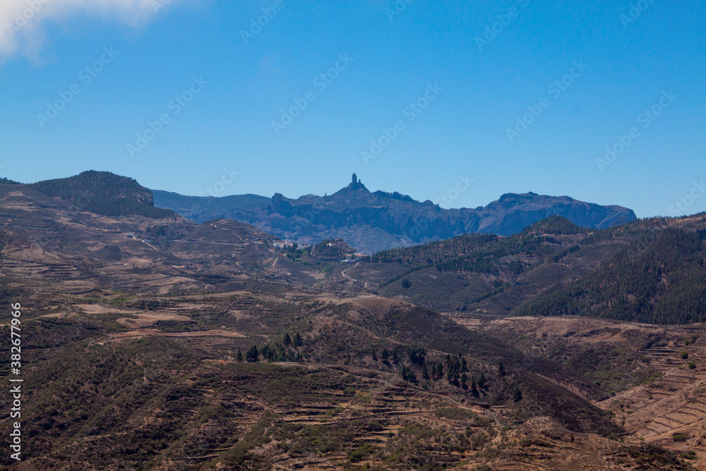 Paisaje de Artenara y el Roque Nublo en Gran Canaria Paisaje de Artenara y el Roque Nublo en Gran Canaria