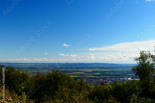 Obraz na płótnie Blick auf den Weinort Soos w salonie
