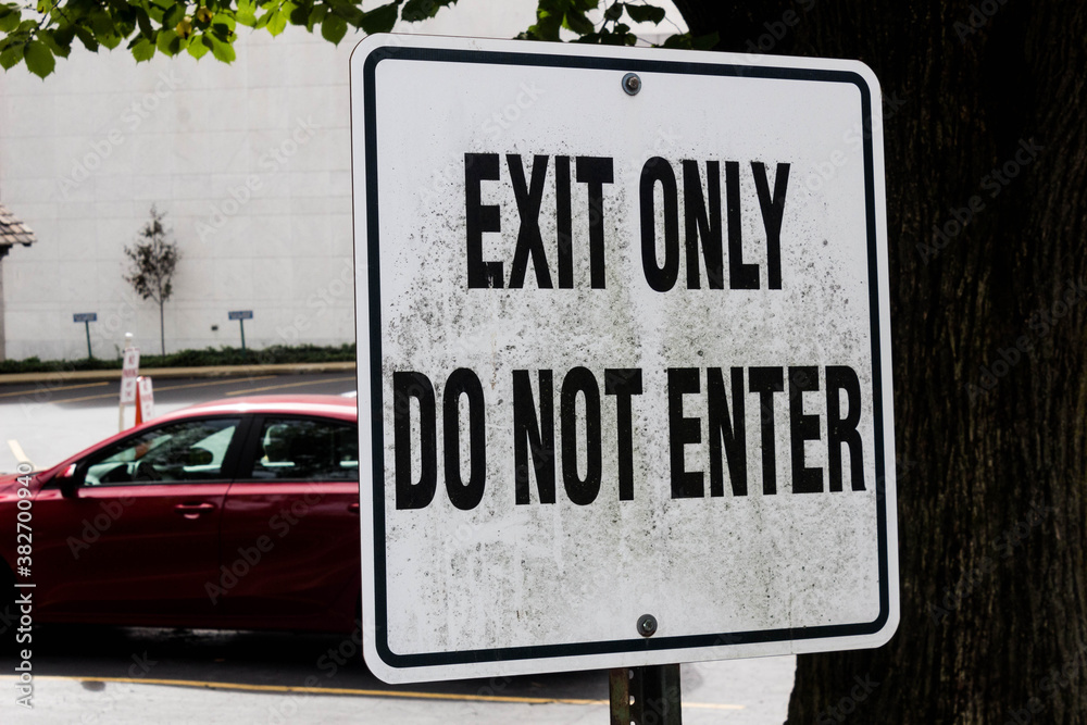 exit only do not enter sign
