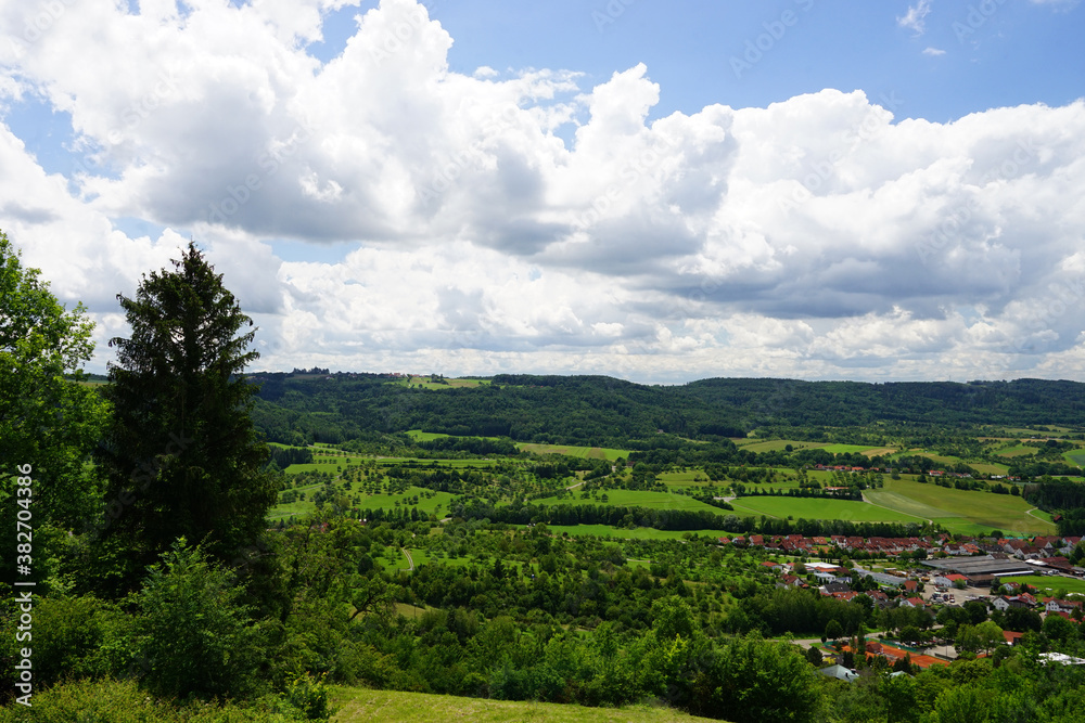 Fototapeta premium Landschaft Felder und Wolken Himmel 