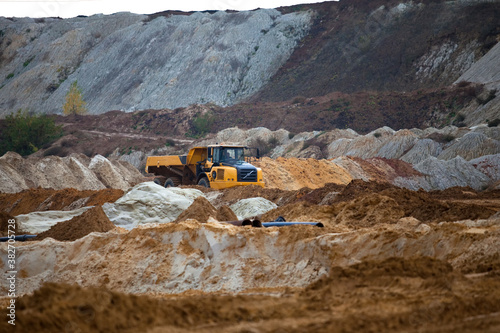 Extraction of sand for industry in a quarry