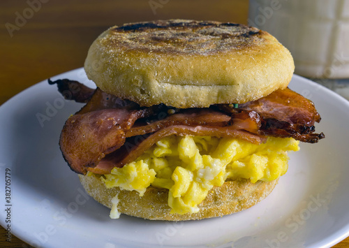 bacon and  scrambled egg sandwich, photo