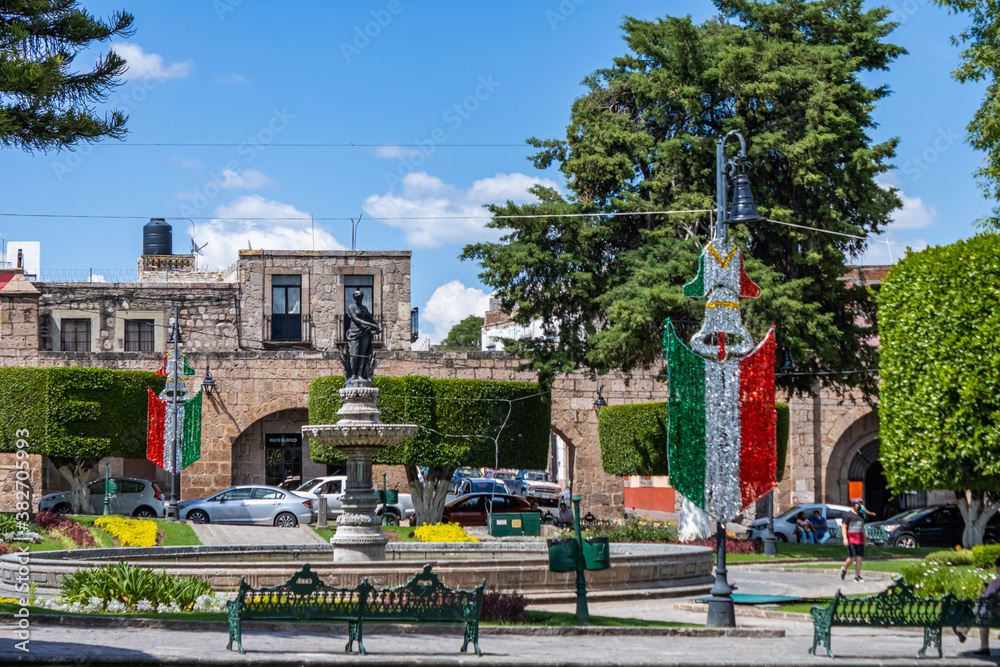 Naklejka premium The streets of Morelia are adorned with Independence Day motifs