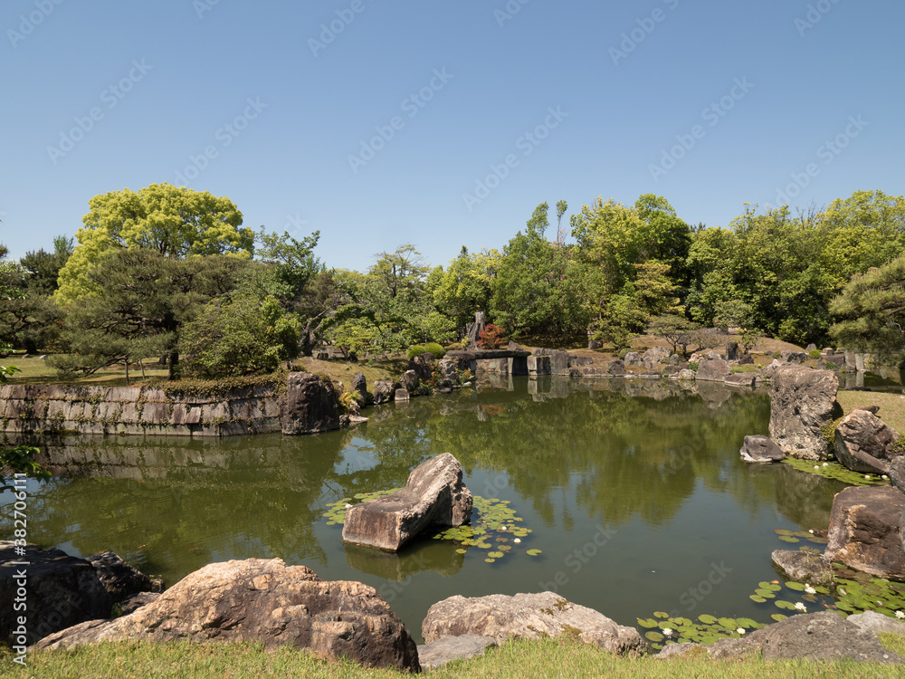 Jardines del Castillo Nijo, en Kioto, Japón Jardines del Castillo Nijo, en Kioto, Japón