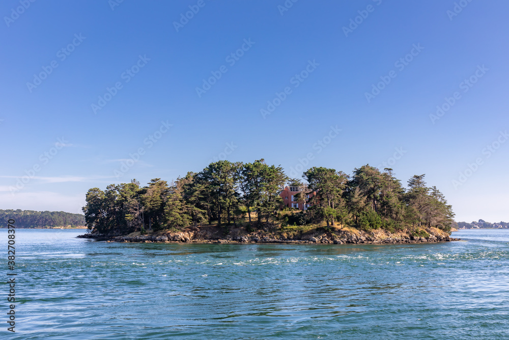 Obraz premium Private Island in the Gulf of Morbihan, Brittany, France