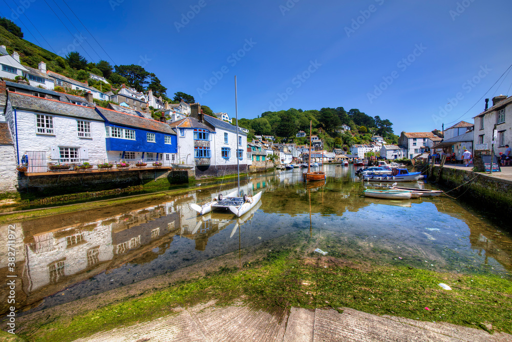 Obraz premium From the Fishing Port of Polperro, Cornwall