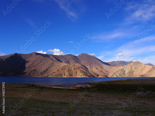 Beautiful lake and magnificent blue skies and mountains  Pangong tso  Lake   Durbuk  Leh  Ladakh  Jammu and Kashmir  India