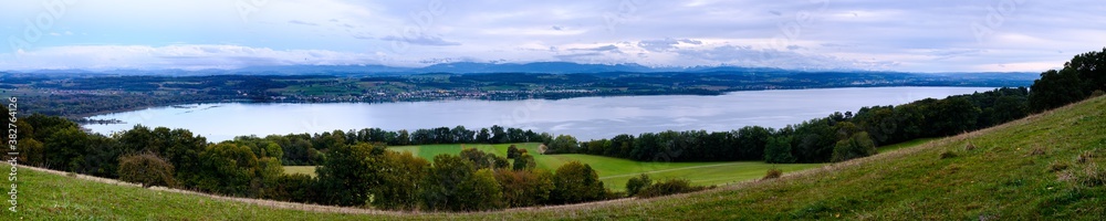 Panoramafoto Murtensee, Schweiz Panoramafoto Murtensee, Schweiz