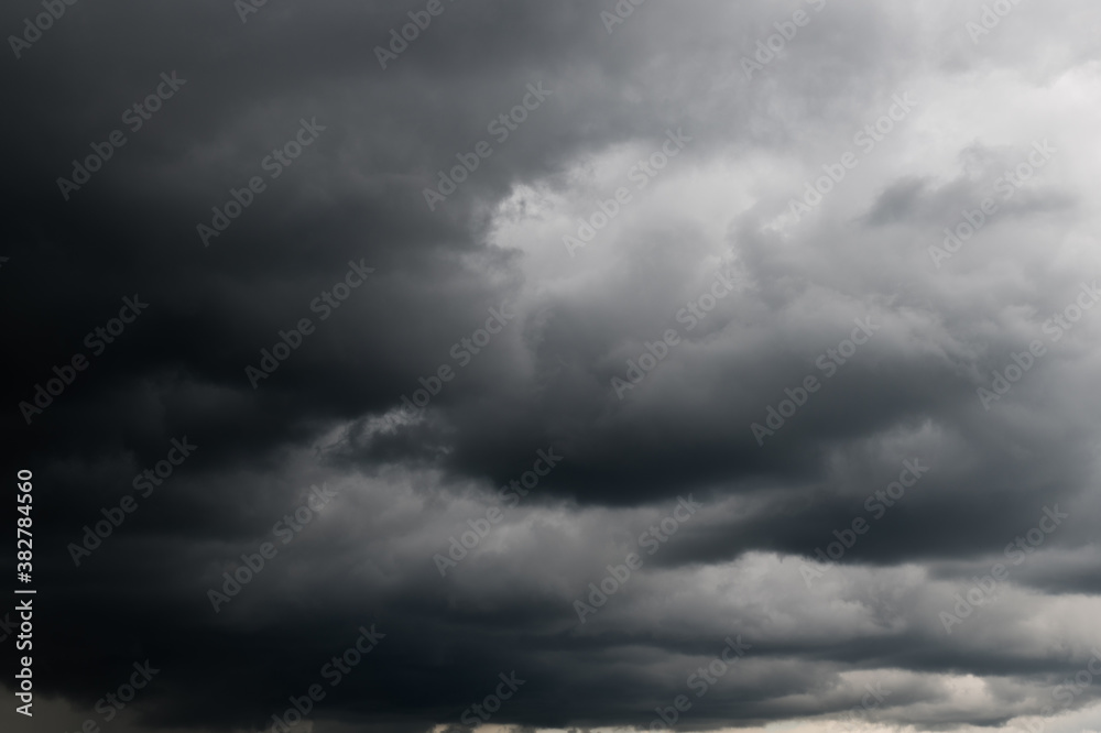 Obraz premium Huge black clouds in the sky before the rain