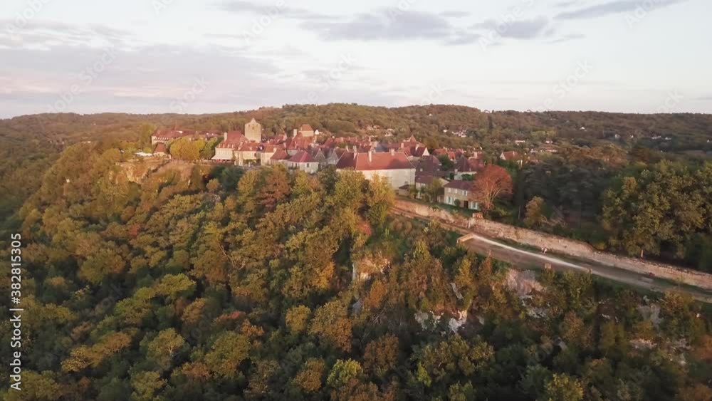 Drone Domme commune française Dordogne Ancienne bastide médiévale paysage couché du soleil Drone Domme commune française Dordogne Ancienne bastide médiévale paysage couché du soleil